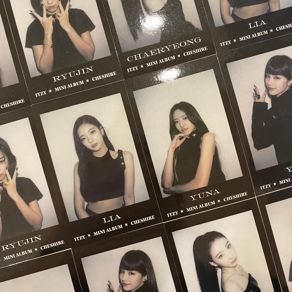 ITZY - Cheshire Soundwave Preorder Photocards – K Stars