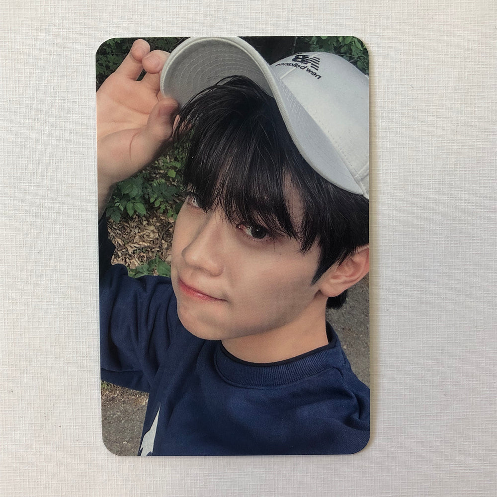 ZEROBASEONE - YOU HAD ME AT HELLO Jump Up Photocard