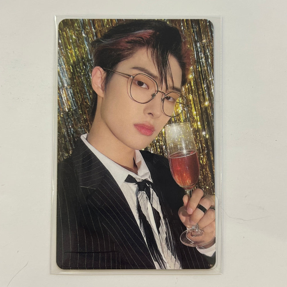 ATEEZ - 2023 SEASON'S GREETINGS Photocard