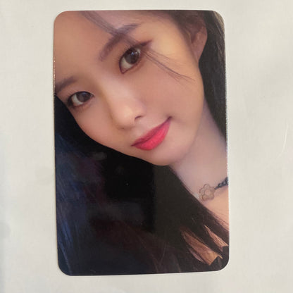 Weeekly - ColoRise Apple Music Lucky Draw Photocard