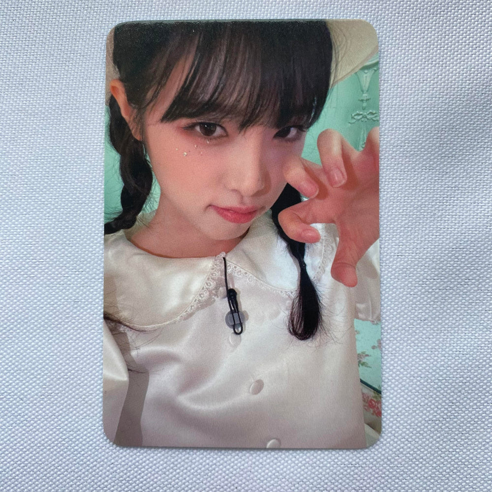 
            
                Load image into Gallery viewer, Yena - [Yena Friends] Photocard Set
            
        
