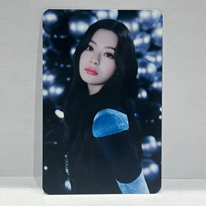 STAYC - YOUNG-LUV.COM Photocards