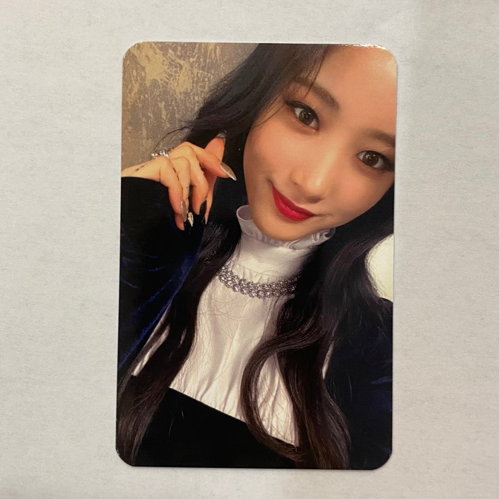 
            
                Load image into Gallery viewer, PURPLE KISS - Music Korea Photocards
            
        