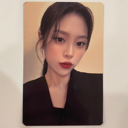 LOONA - World Tour Trading Cards