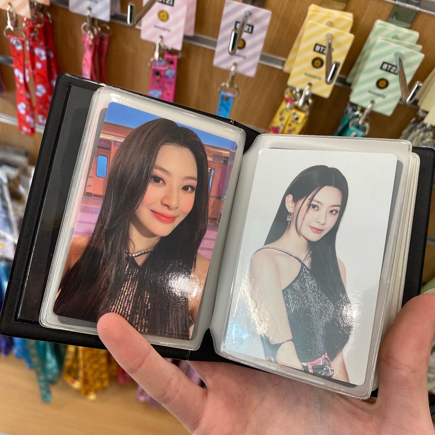 STAYC - Photocard Binder