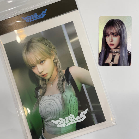 AESPA - ‘GIRLS’ Postcard & Hologram Photocard Set