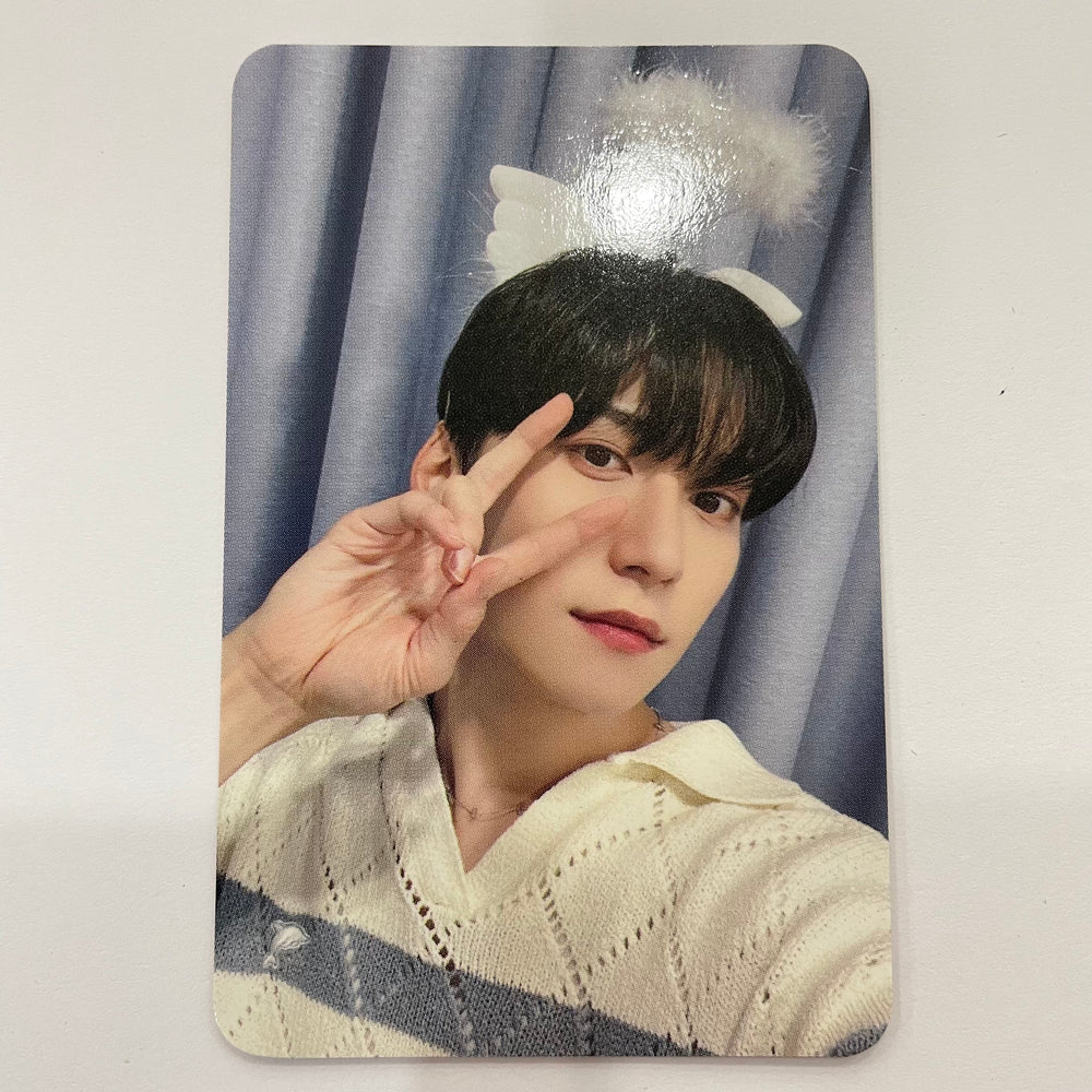 
            
                Load image into Gallery viewer, ONEUS - MALUS Makestar Halloween Photocards
            
        