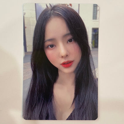 LOONA - World Tour Trading Cards