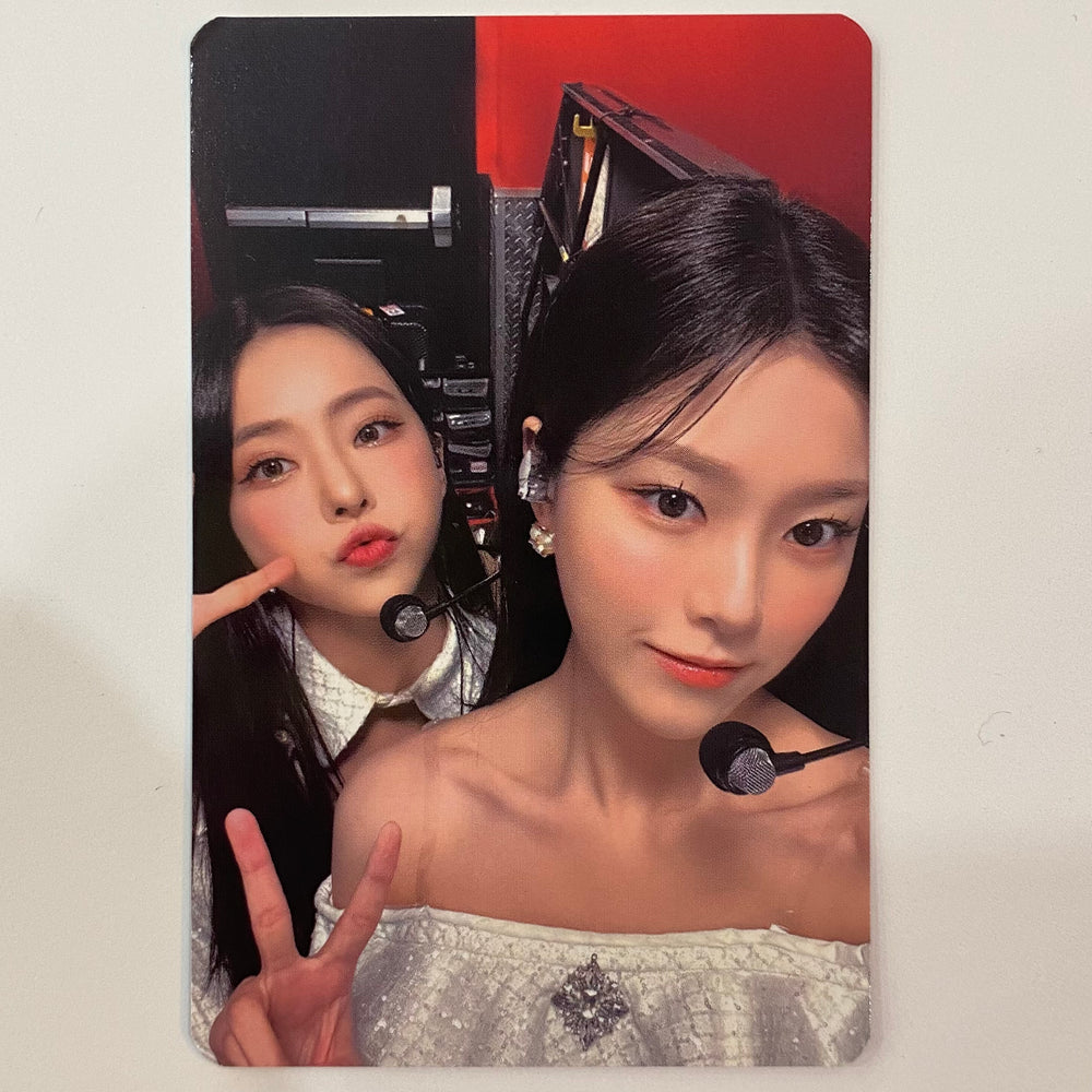 LOONA - World Tour Trading Cards