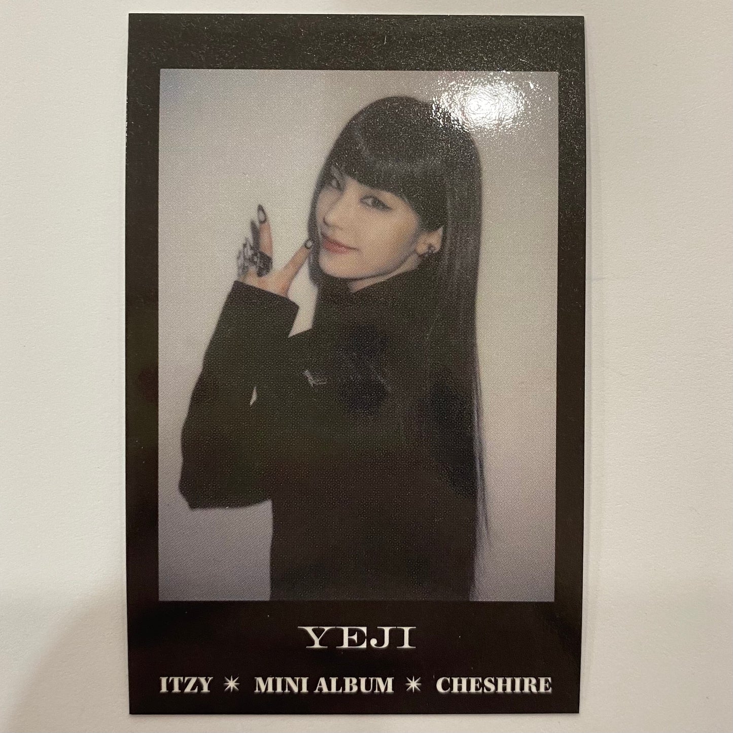 ITZY - Cheshire Soundwave Preorder Photocards